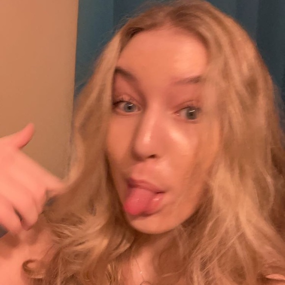 ava_zelhart